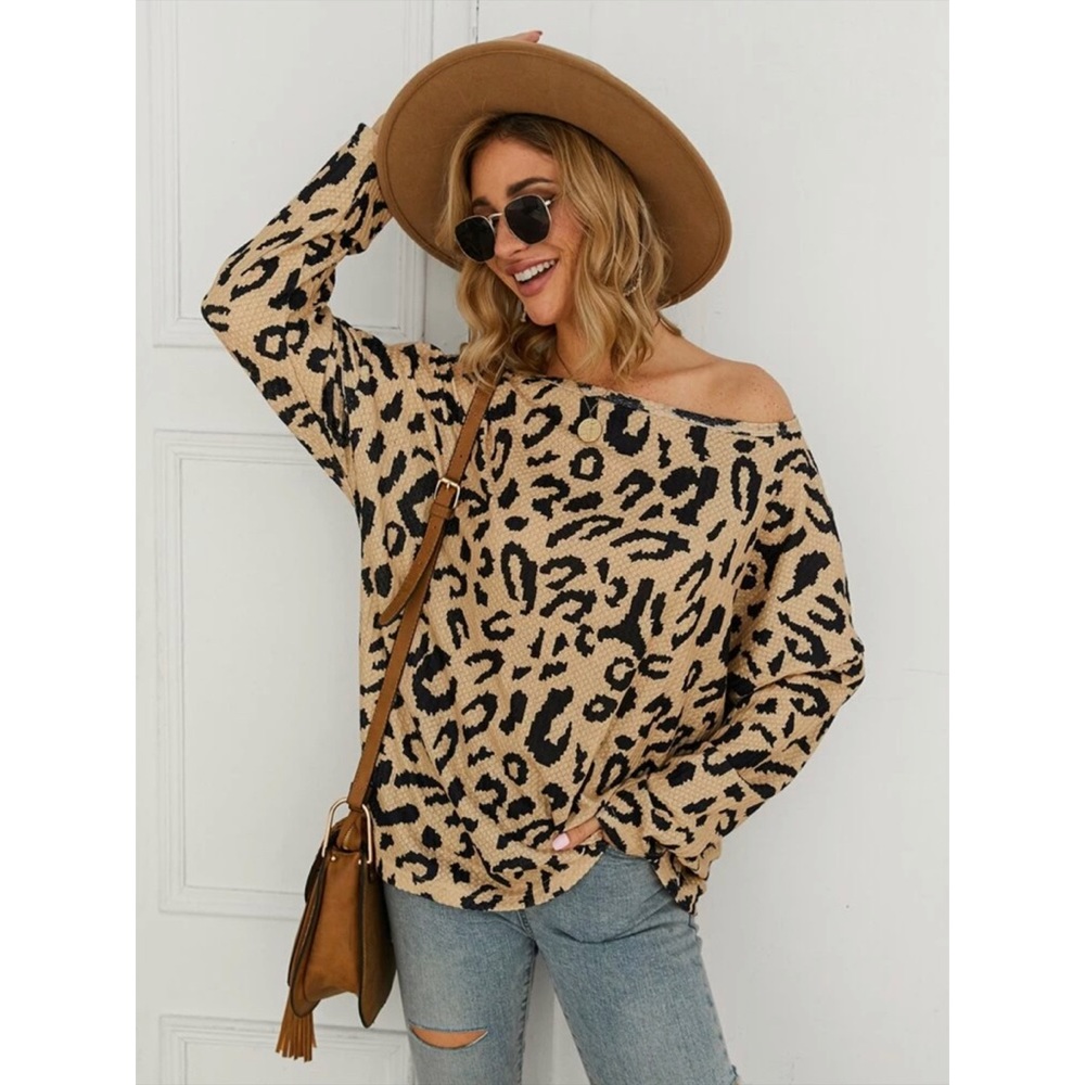 Leopard print long sleeve top off the shoulder - Picture 2 of 3